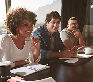 Friends discuss ways to save money for a job change